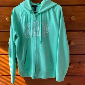 GAP SWEATSHIRT!